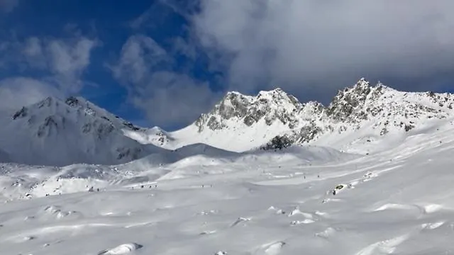 Daire Chasa Siringia Eg